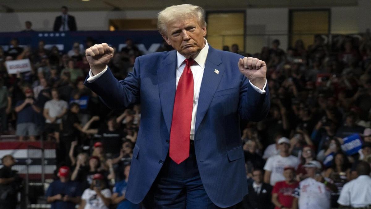 Donald Trump dancing